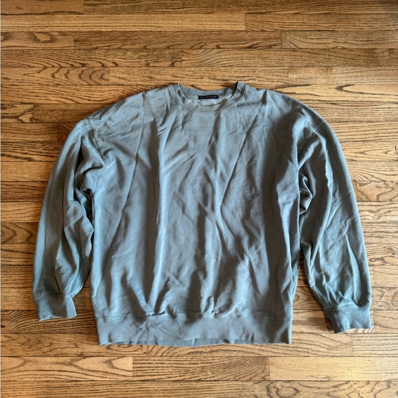 Brandy Melville Green Crewneck Sweatshirt - Picture 4 of 6